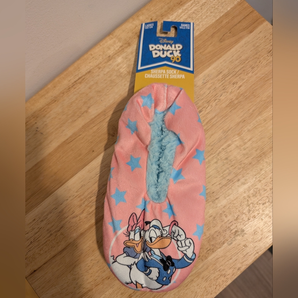 Womens Slippers Size S/M Disney Donald Duck Brand New with tag from Mad Engine